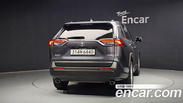 Toyota RAV4 2019 — Şəkil 3/20