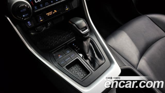 Toyota RAV4 2019 — Şəkil 8/20
