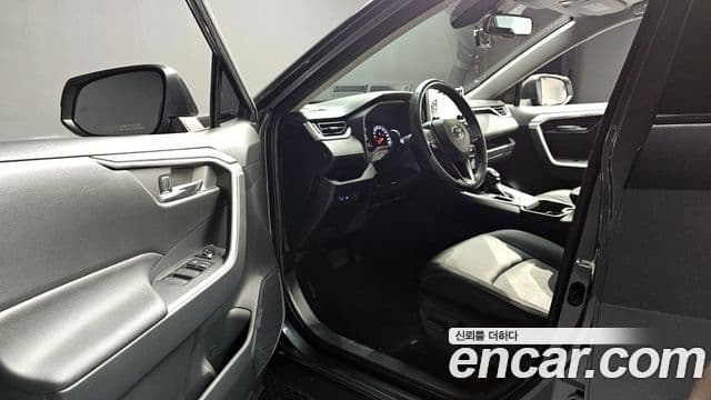 Toyota RAV4 2019 — Şəkil 9/20