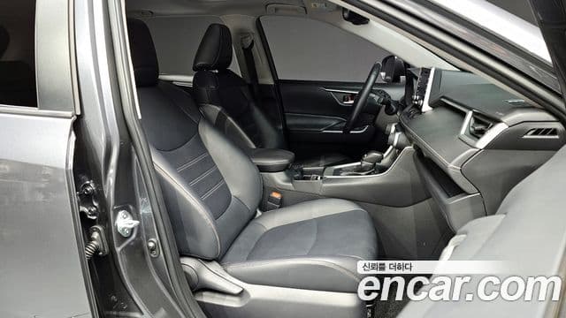 Toyota RAV4 2019 — Şəkil 10/20