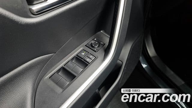 Toyota RAV4 2019 — Şəkil 12/20