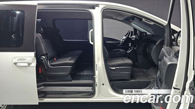 Hyundai Staria 2024 — ფოტო 11/20