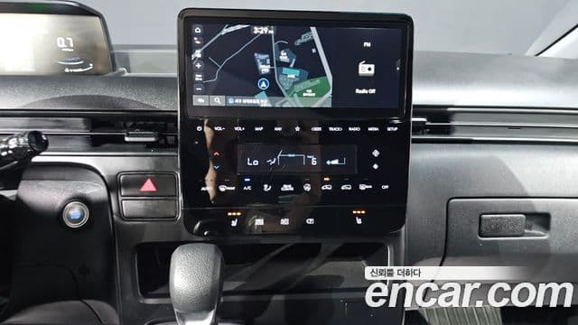 Hyundai Staria 2024 — ფოტო 14/20