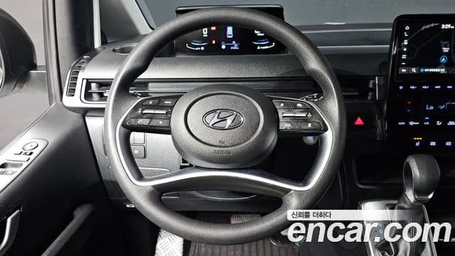 Hyundai Staria 2024 — ფოტო 15/20