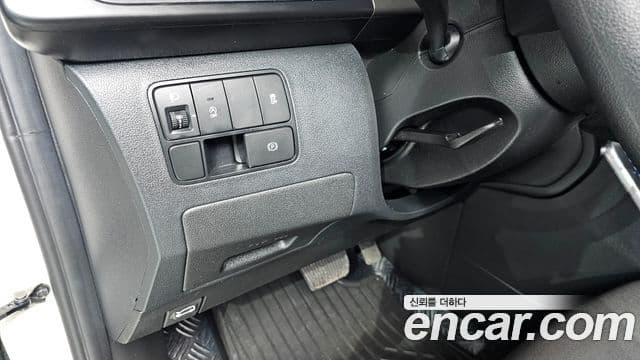 Hyundai Staria 2024 — ფოტო 17/20