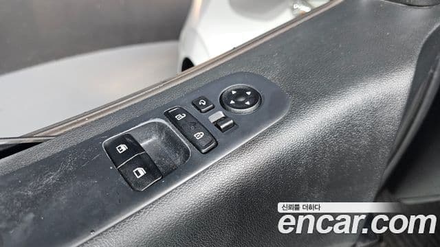 Hyundai Staria 2024 — ფოტო 19/20