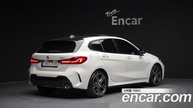 BMW 1 Series 2022 — Фото 2/20