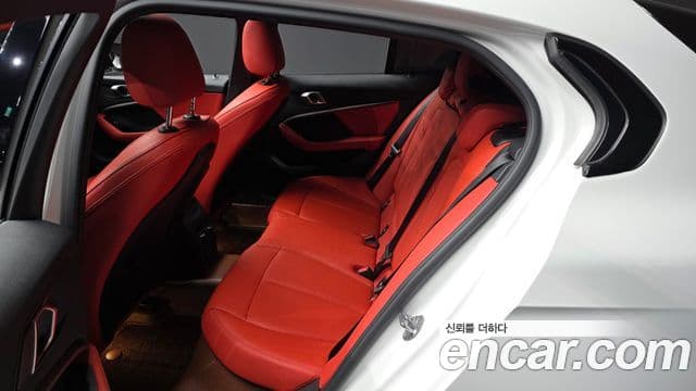 BMW 1 Series 2022 — Photo 18/30