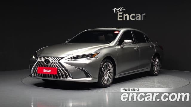 Lexus ES300h 2025 — ფოტო 1/20