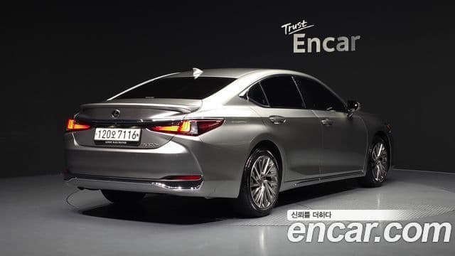 Lexus ES300h 2025 — ფოტო 2/20