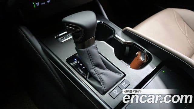 Lexus ES300h 2025 — ფოტო 9/20