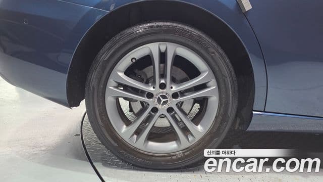 Mercedes-Benz A-Class 2020 — Şəkil 19/28