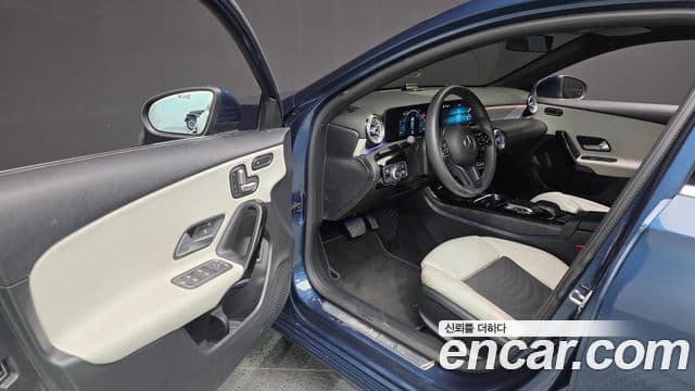 Mercedes-Benz A-Class 2020 — Şəkil 16/28