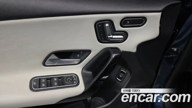 Mercedes-Benz A-Class 2020 — Şəkil 10/28