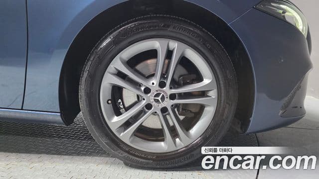 Mercedes-Benz A-Class 2020 — Şəkil 2/28