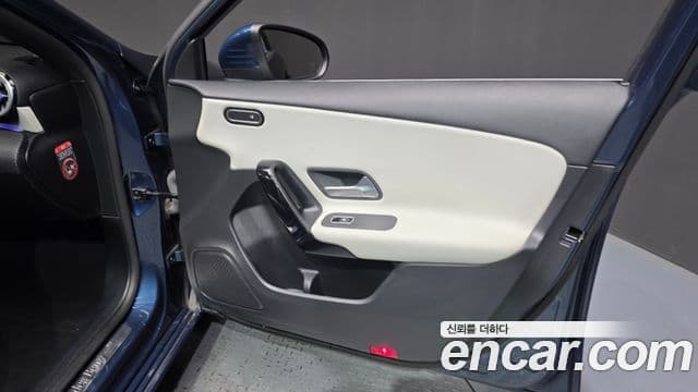 Mercedes-Benz A-Class 2020 — Şəkil 20/28