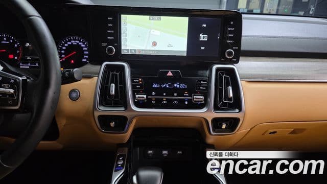 Kia Sorento 2022 — ფოტო 18/20