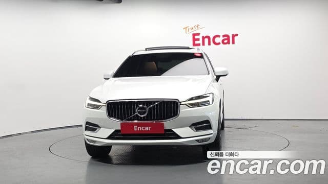 Volvo XC60 2019 — ფოტო 2/20