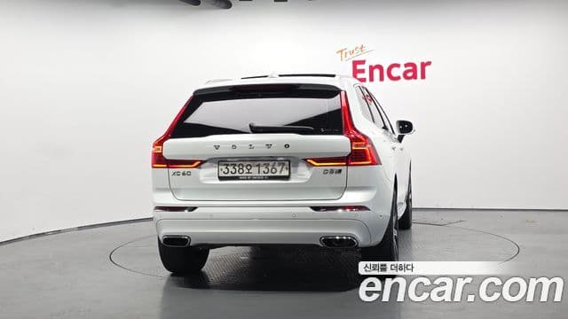 Volvo XC60 2019 — ფოტო 3/20