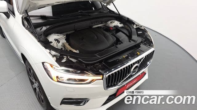 Volvo XC60 2019 — ფოტო 5/20