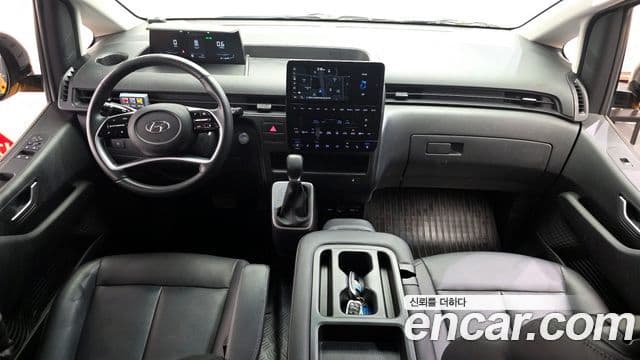 Hyundai Staria 2023 — Şəkil 24/31