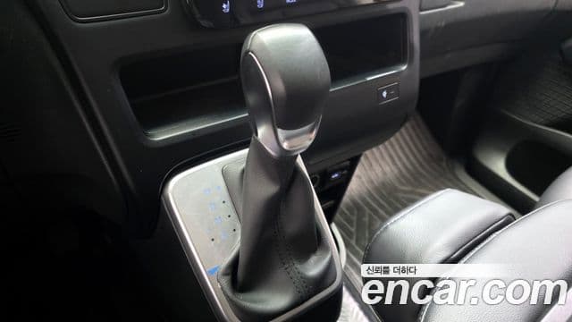 Hyundai Staria 2023 — Şəkil 18/31