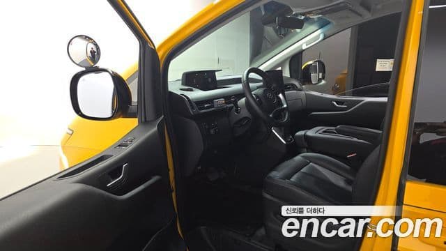 Hyundai Staria 2023 — Şəkil 28/31
