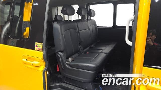 Hyundai Staria 2023 — Şəkil 12/31