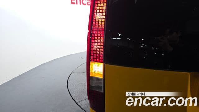 Hyundai Staria 2023 — Şəkil 9/31