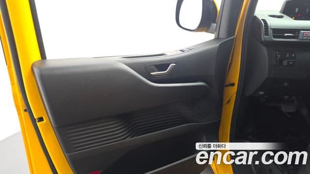 Hyundai Staria 2023 — Şəkil 15/31