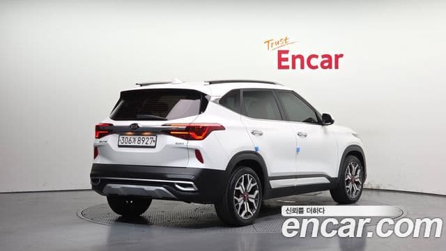 Kia Seltos 2020 — ფოტო 2/20