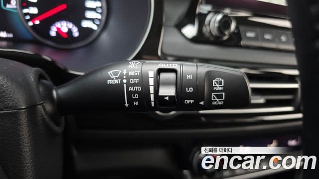 Kia Seltos 2020 — ფოტო 16/20