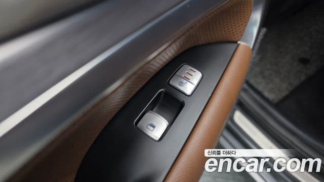 Genesis G70 2018 — ფოტო 17/20