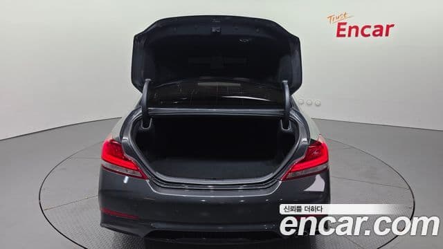 Genesis G70 2018 — ფოტო 19/20