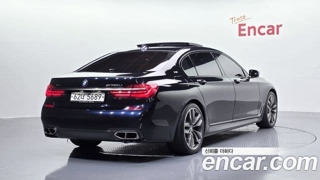 BMW 7 Series 2018 — Photo 34/36
