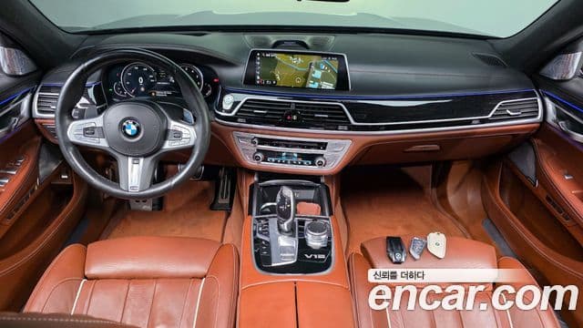 BMW 7 Series 2018 — Photo 21/36