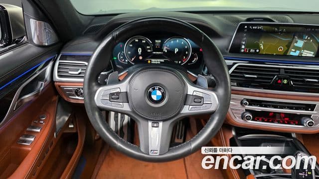 BMW 7 Series 2018 — Photo 24/36