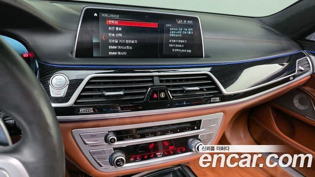 BMW 7 Series 2018 — Photo 12/36