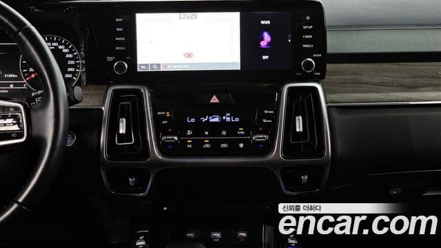 Kia Sorento 2022 — ფოტო 13/20