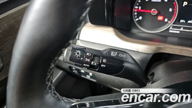Kia Sorento 2022 — ფოტო 17/20