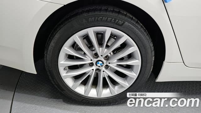 BMW 5 Series 2020 — ფოტო 5/20
