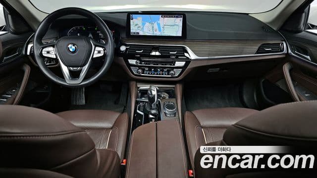 BMW 5 Series 2020 — ფოტო 7/20