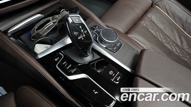 BMW 5 Series 2020 — ფოტო 9/20