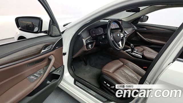 BMW 5 Series 2020 — ფოტო 11/20
