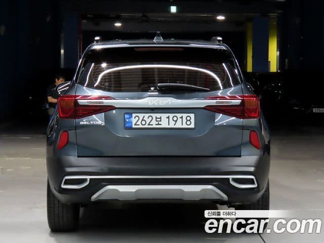 Kia Seltos 2022 — ფოტო 2/20