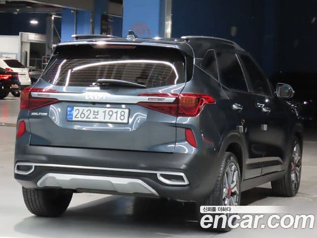 Kia Seltos 2022 — ფოტო 3/20