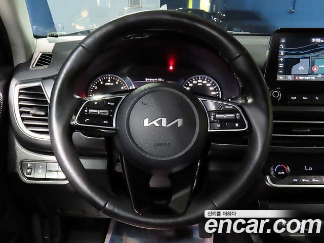 Kia Seltos 2022 — ფოტო 7/20