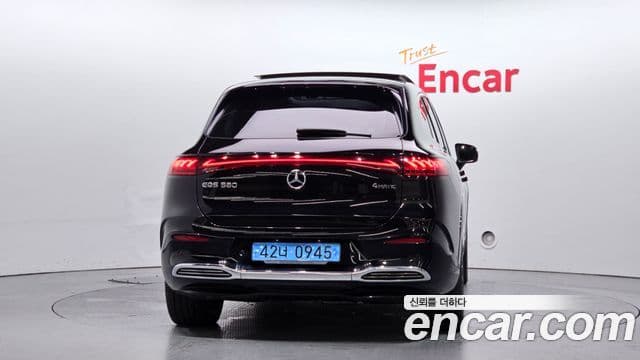 Mercedes-Benz EQS SUV 2023 — Photo 17/32