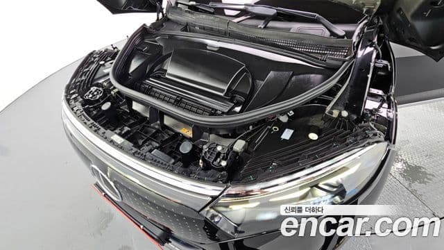 Mercedes-Benz EQS SUV 2023 — Photo 15/32