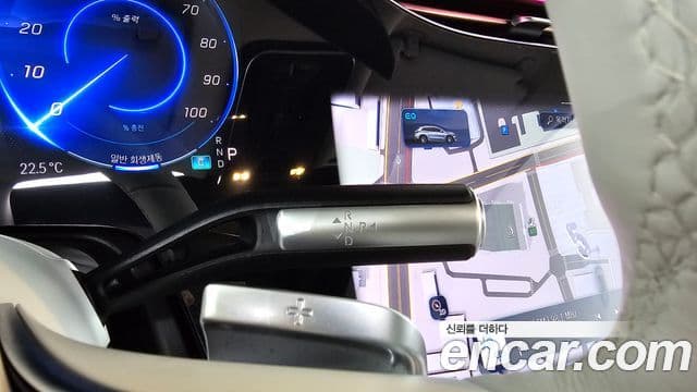 Mercedes-Benz EQS SUV 2023 — Photo 10/32